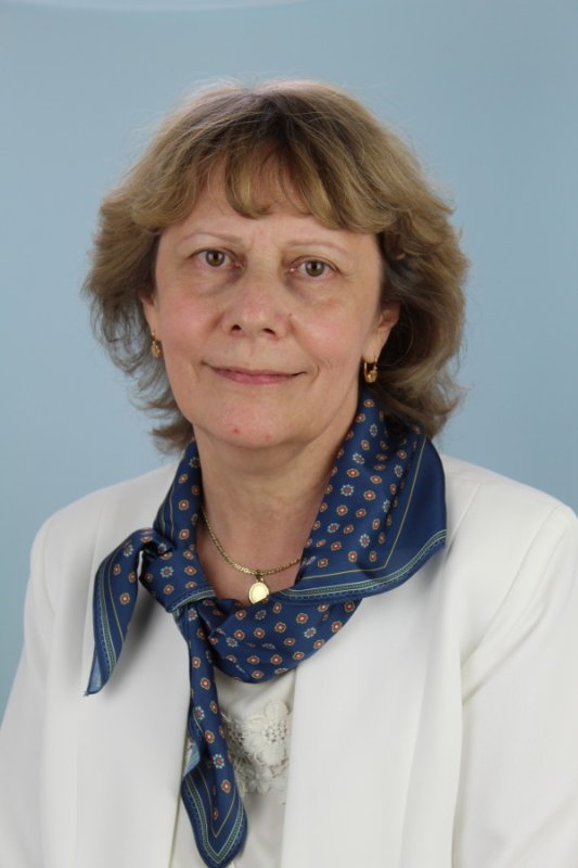Dr. Kazarján Erzsébet